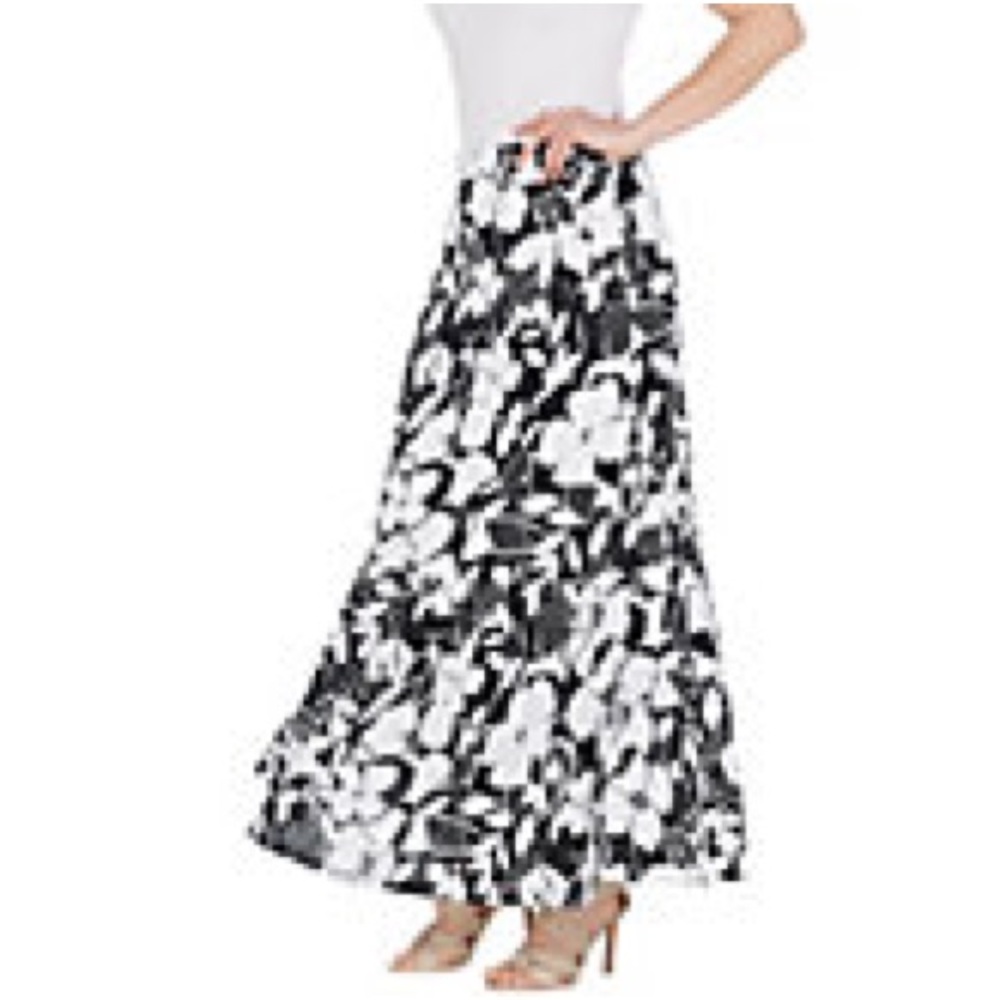 Susan Graver Petite Printed Novelty Knit Tiered Skirt Black/White Petite Large